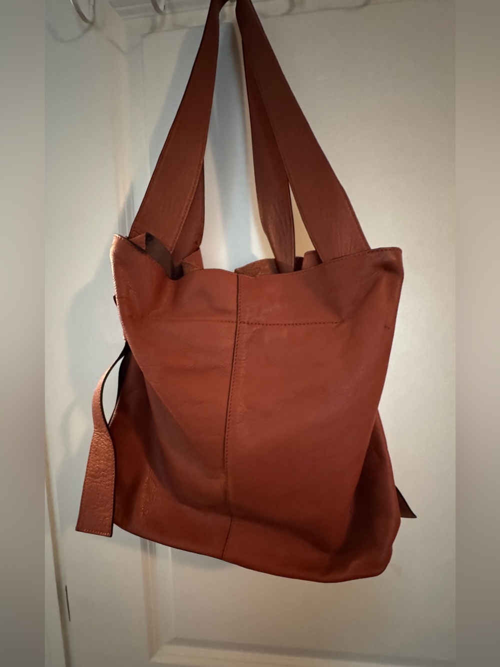 Vince Camuto Leather Tote – Cyra Warm Spice